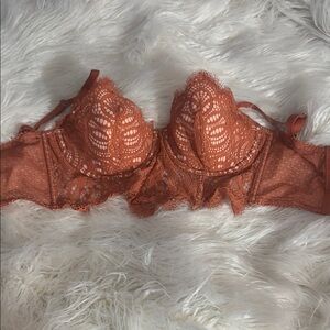 NWOT RUST Lace Underwire Bra with Molded Cups and Adjustable Straps
